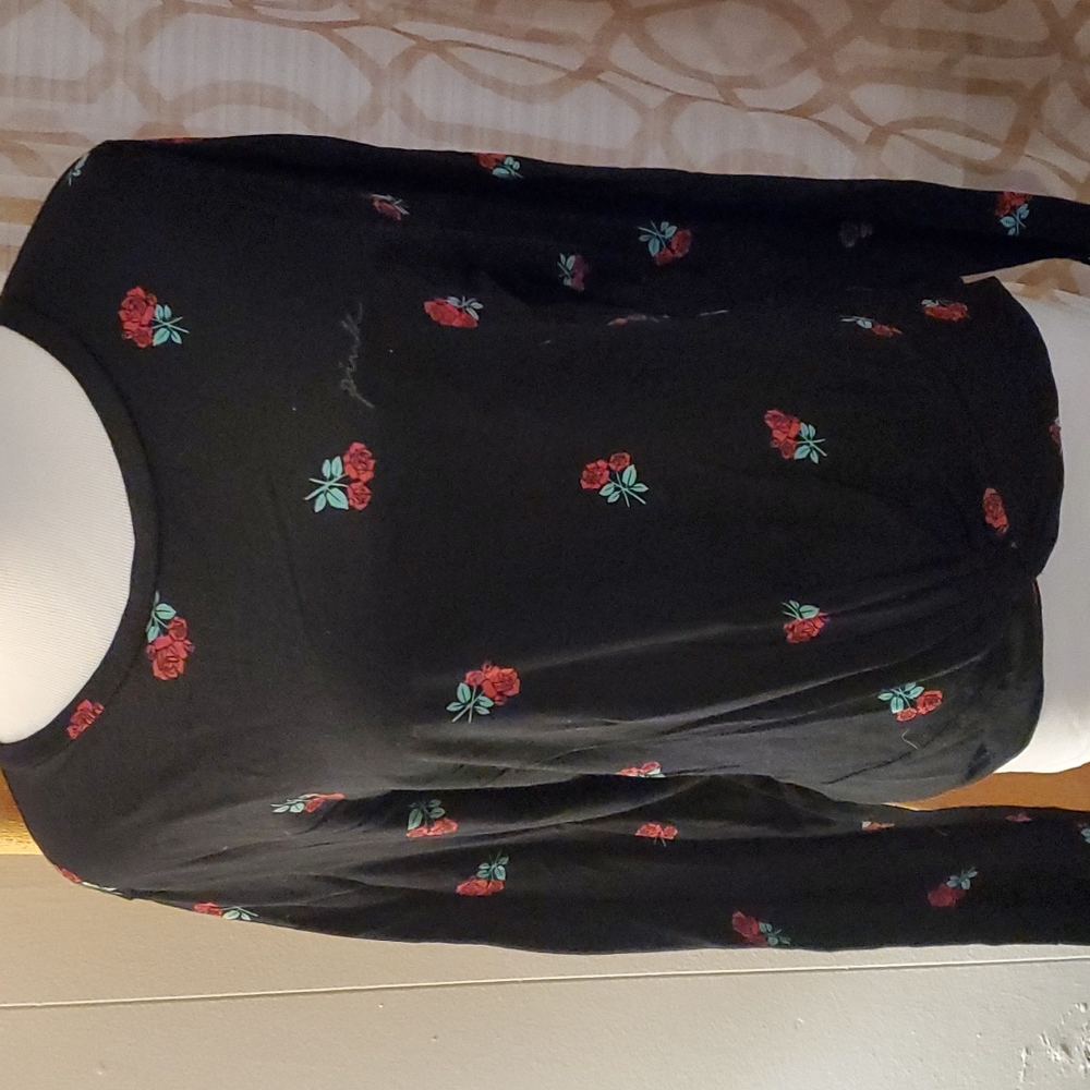 NWOT VS Pink Rose Top size Large